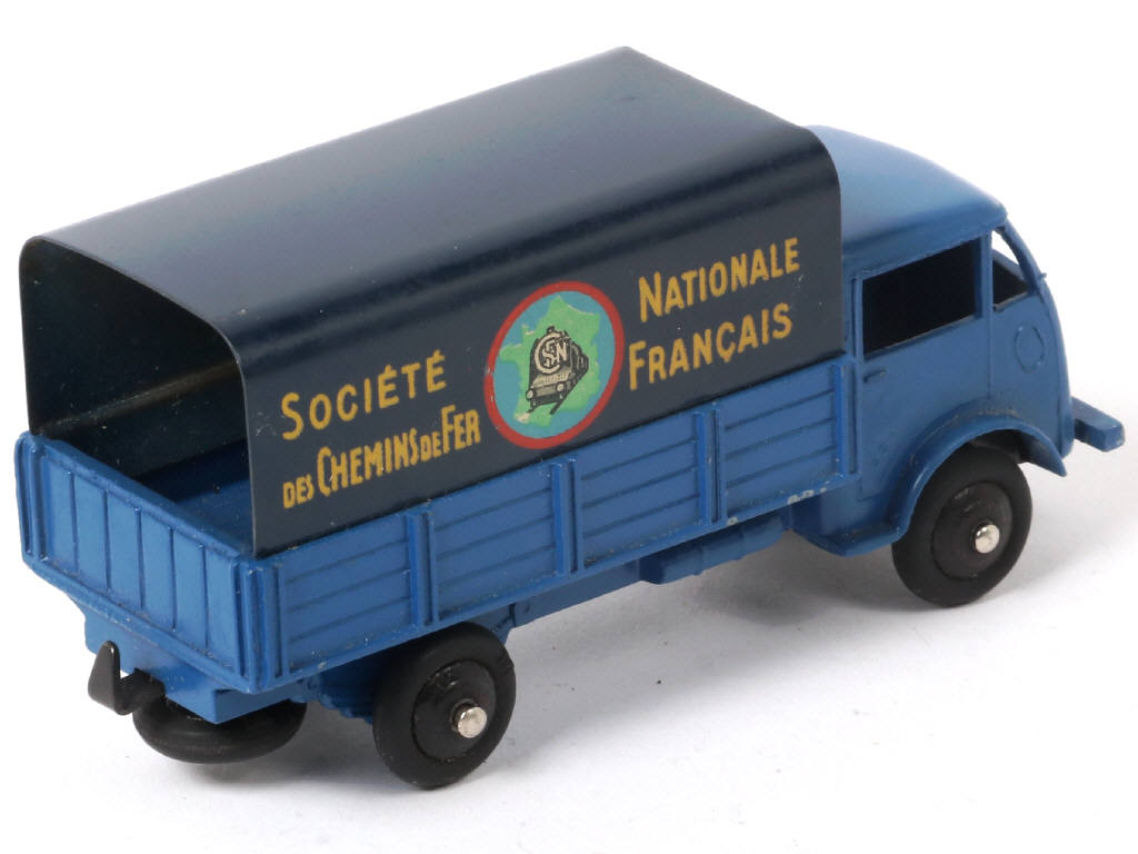 Lot 302 - DINKY TOYS (FRANCE) (1)