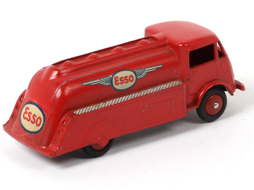 Lot 318 - DINKY TOYS (FRANCE) (1)