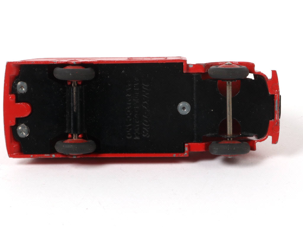 Lot 318 - DINKY TOYS (FRANCE) (1)