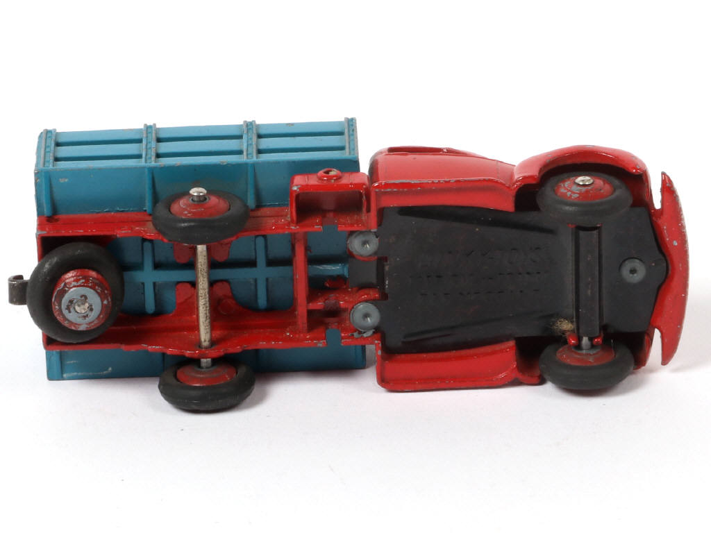 Lot 307 - DINKY TOYS (FRANCE) (1)