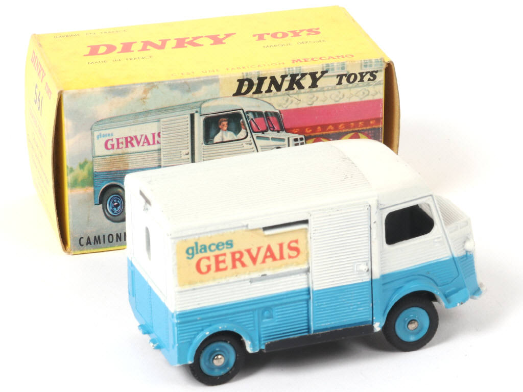 Lot 325 - DINKY TOYS (FRANCE) (1)