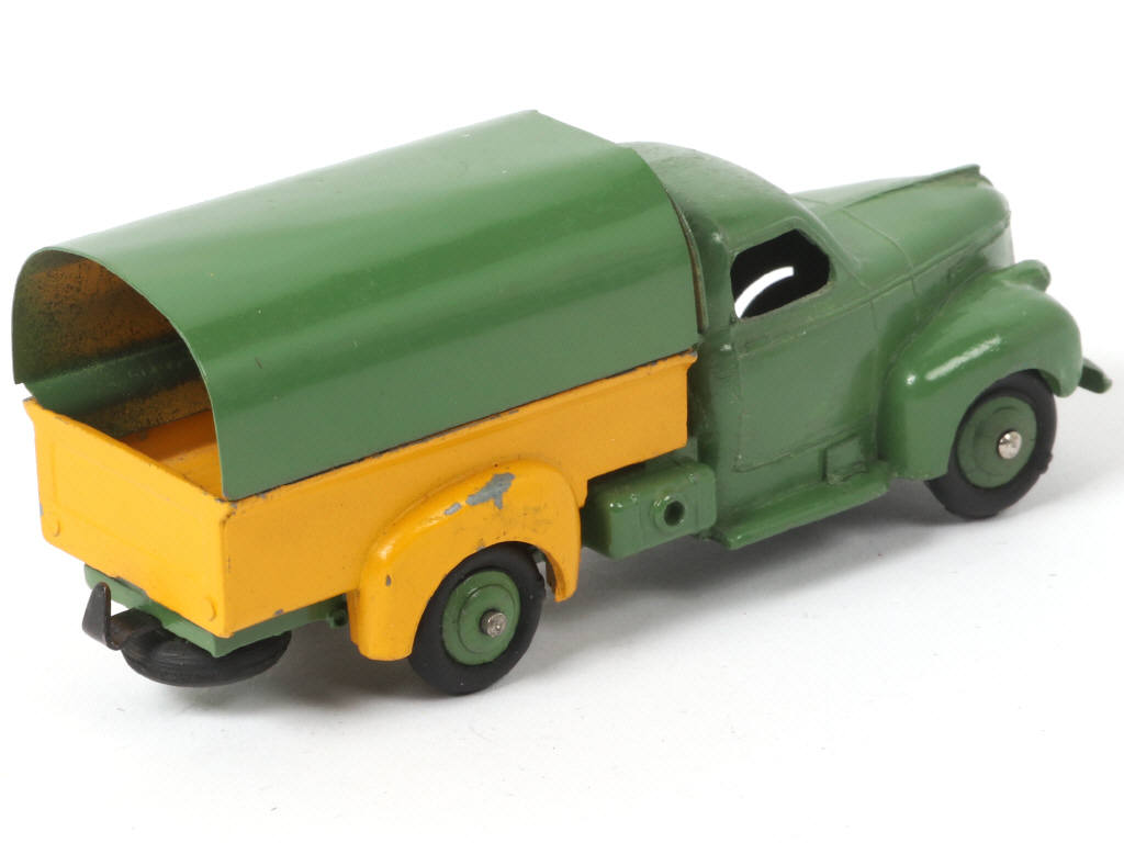 Lot 316 - DINKY TOYS (FRANCE) (1)