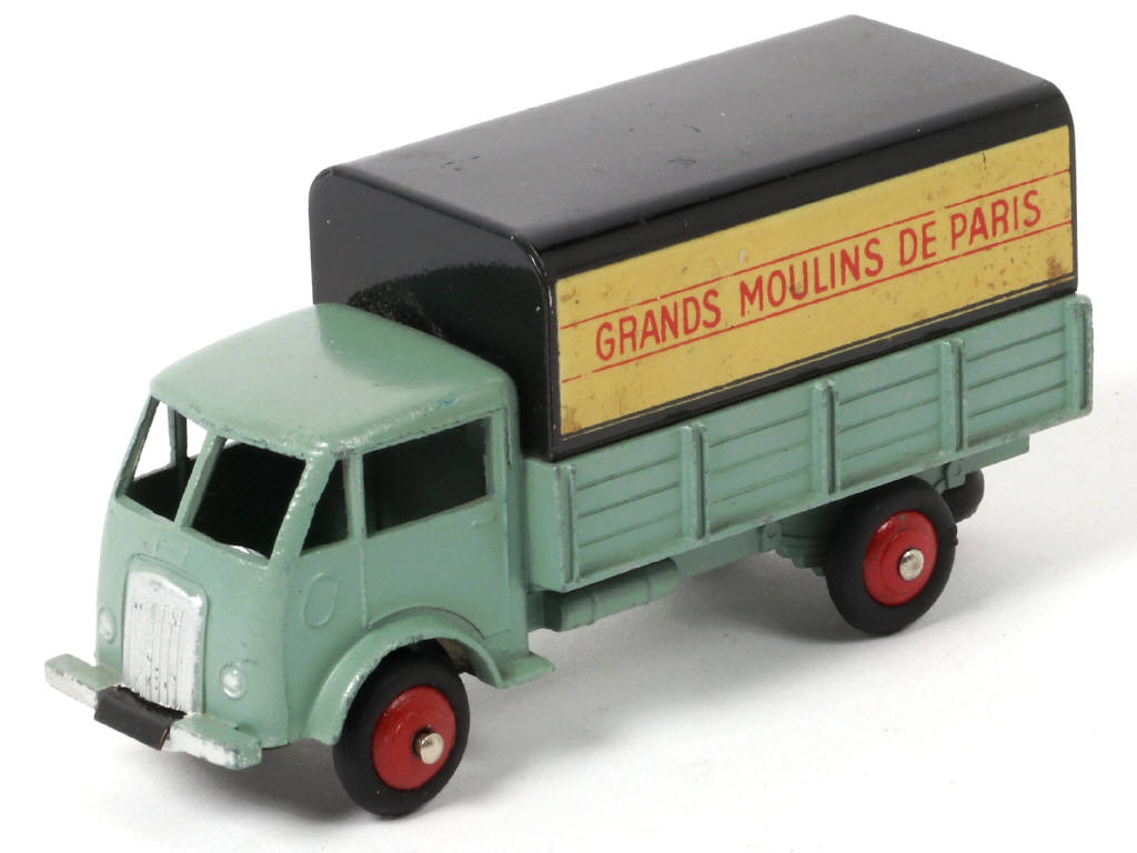 Lot 304 - DINKY TOYS (FRANCE) (1)