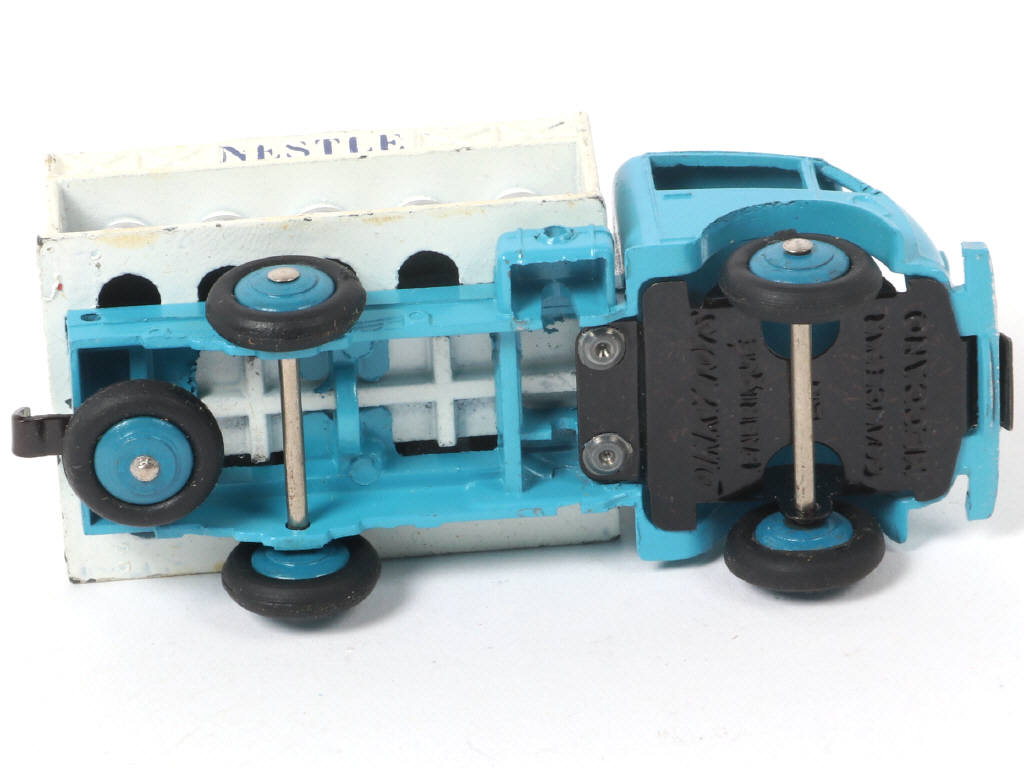 Lot 319 - DINKY TOYS (FRANCE) (1)