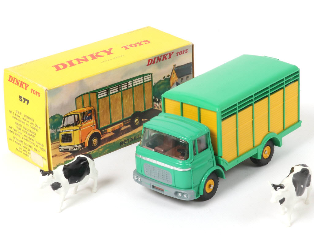 Lot 339 - DINKY TOYS (FRANCE) (1)