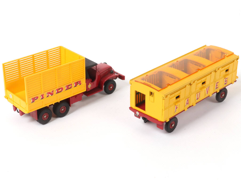 Lot 346 - DINKY TOYS (FRANCE) (1)
