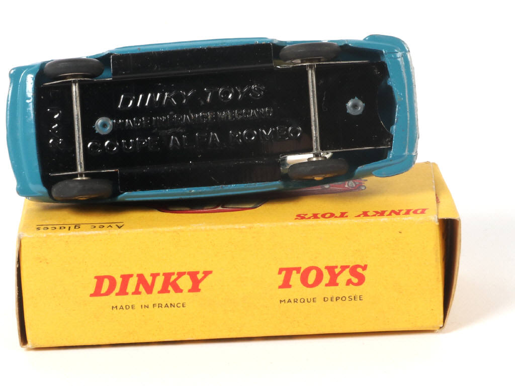 Lot 260 - DINKY TOYS (FRANCE) (1)