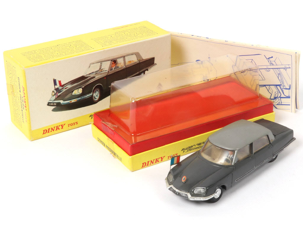 Lot 286 - DINKY TOYS (FRANCE) (1)