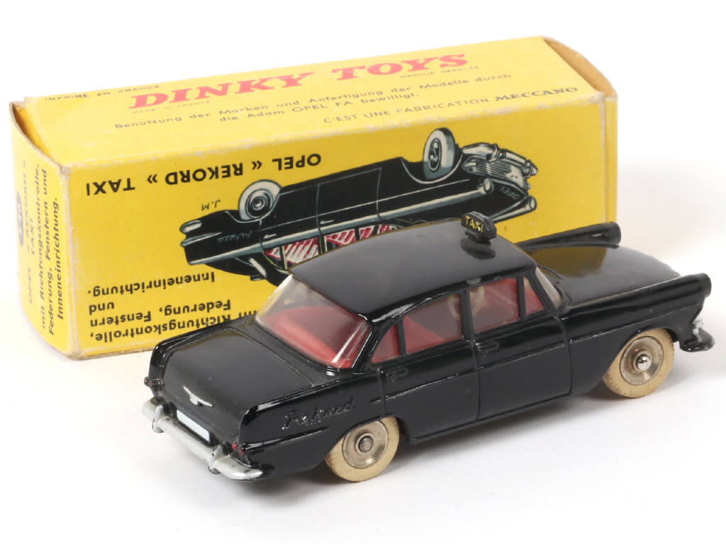 Lot 276 - DINKY TOYS (FRANCE) (1)