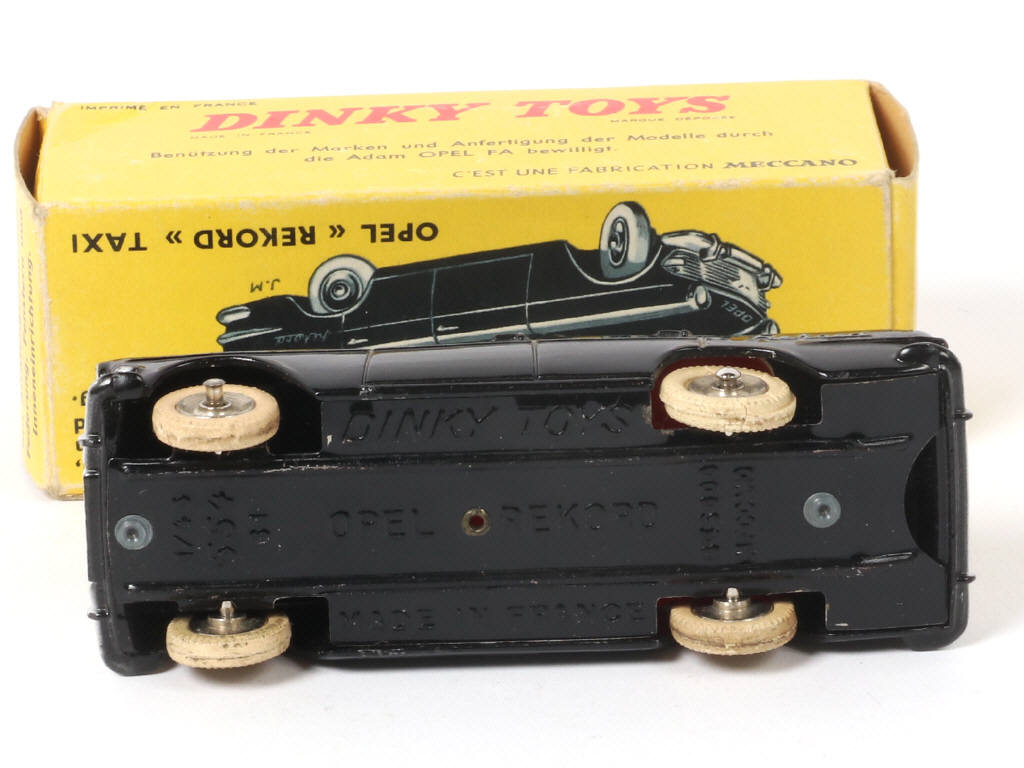 Lot 276 - DINKY TOYS (FRANCE) (1)