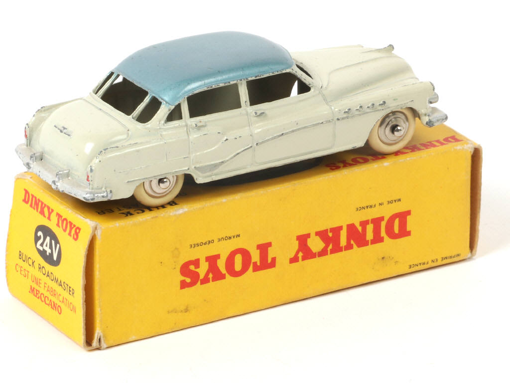 Lot 267 - DINKY TOYS (FRANCE) (1)