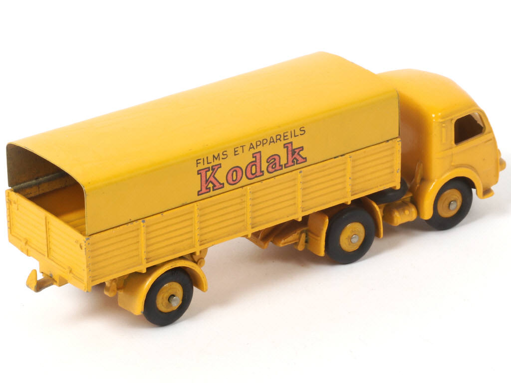 Lot 320 - DINKY TOYS (FRANCE) (1)