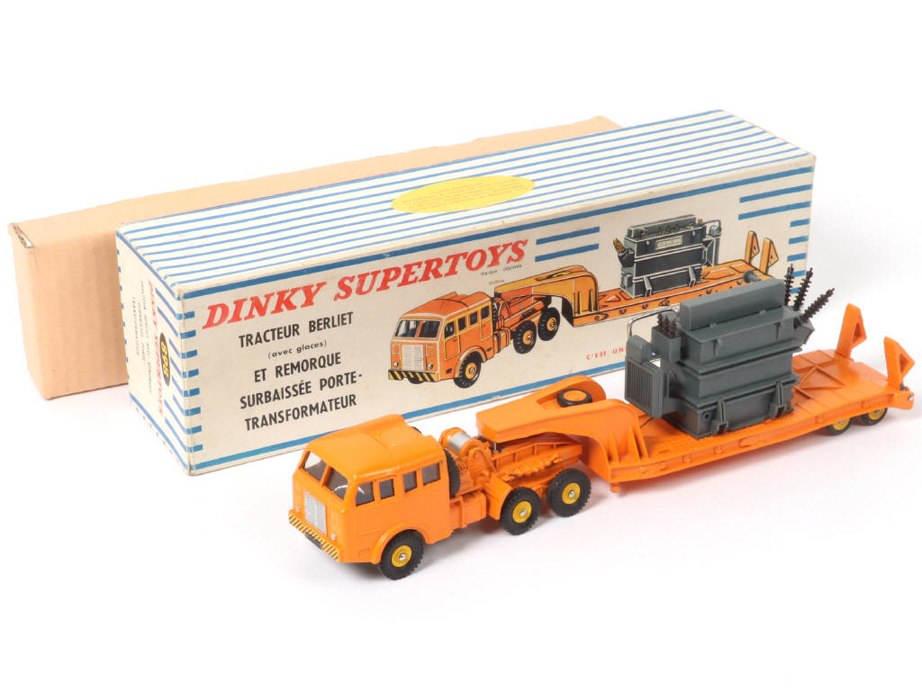 Lot 348 - DINKY TOYS (FRANCE) (1)