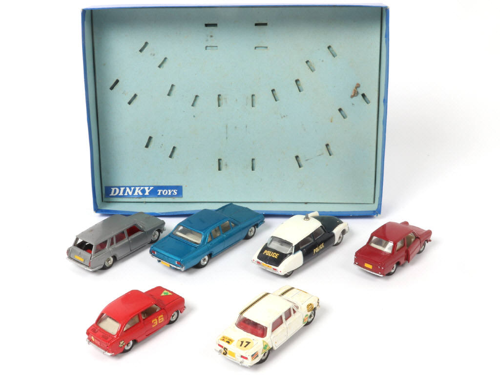 Lot 290 - DINKY TOYS (FRANCE) (7)