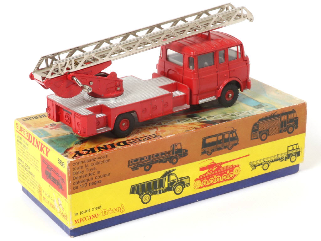 Lot 331 - DINKY TOYS (FRANCE) (1)