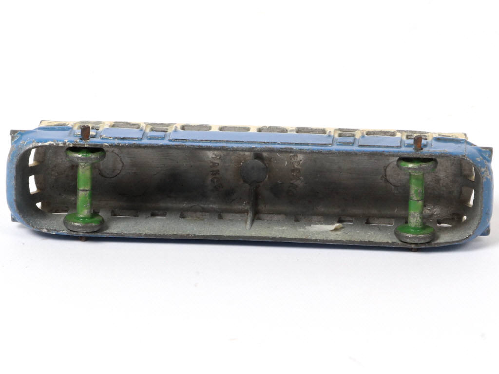 Lot 214 - DINKY TOYS (FRANCE) (1)