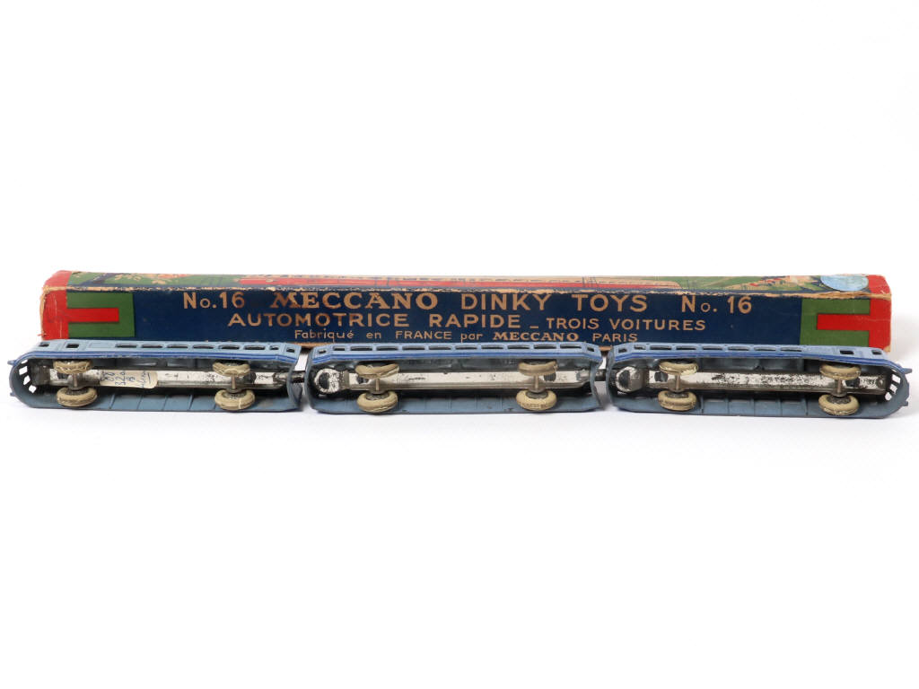 Lot 212 - DINKY TOYS (FRANCE) (1)