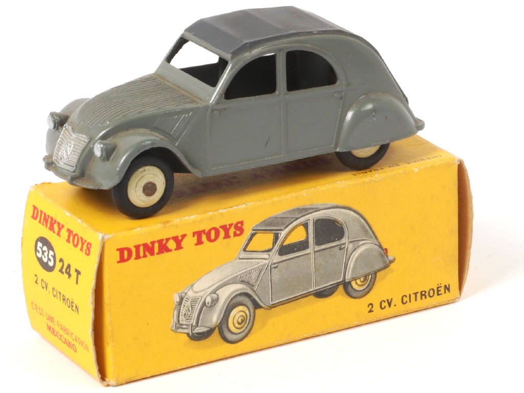 Lot 261 - DINKY TOYS (FRANCE) (1)
