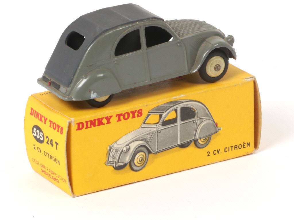 Lot 261 - DINKY TOYS (FRANCE) (1)