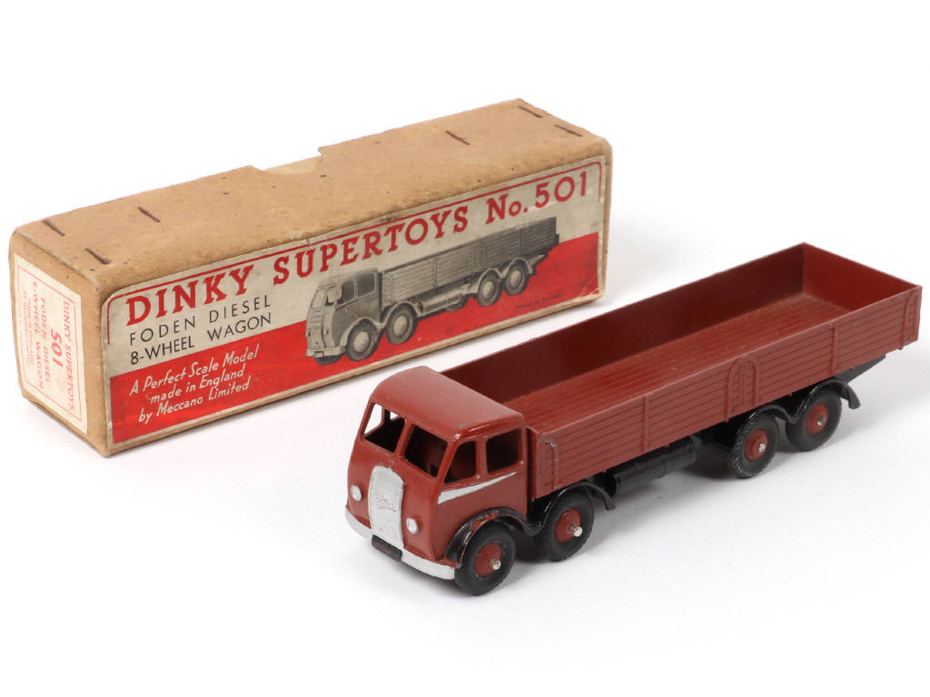 Lot 388 - DINKY TOYS (GB) (1)