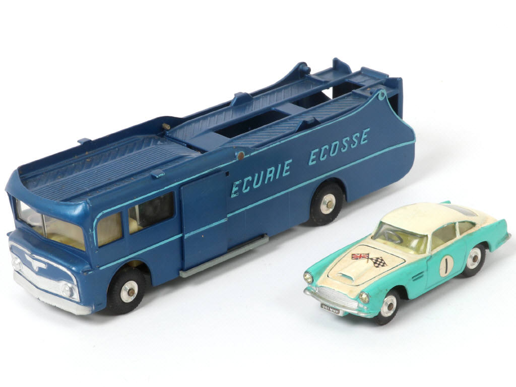 Lot 169 - CORGI TOYS (GB) (2)