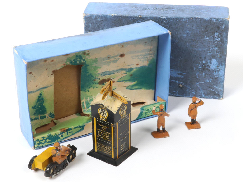 Lot 358 - DINKY TOYS (GB) (1)