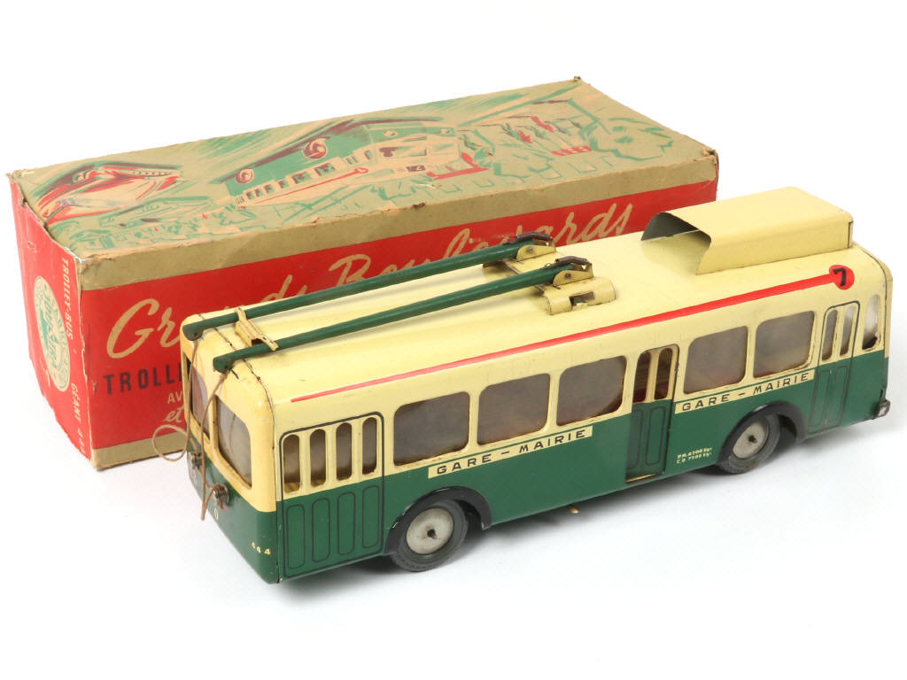 Lot 126 - JOUSTRA (FRANCE) (1)