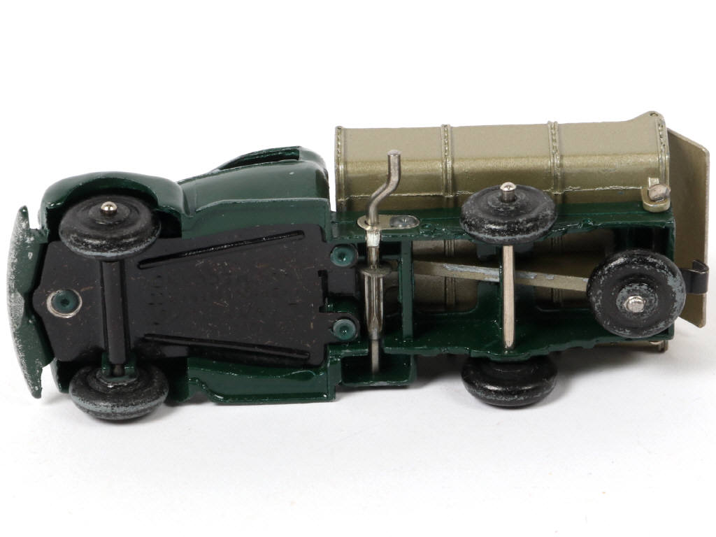 Lot 313 - DINKY TOYS (FRANCE) (1)