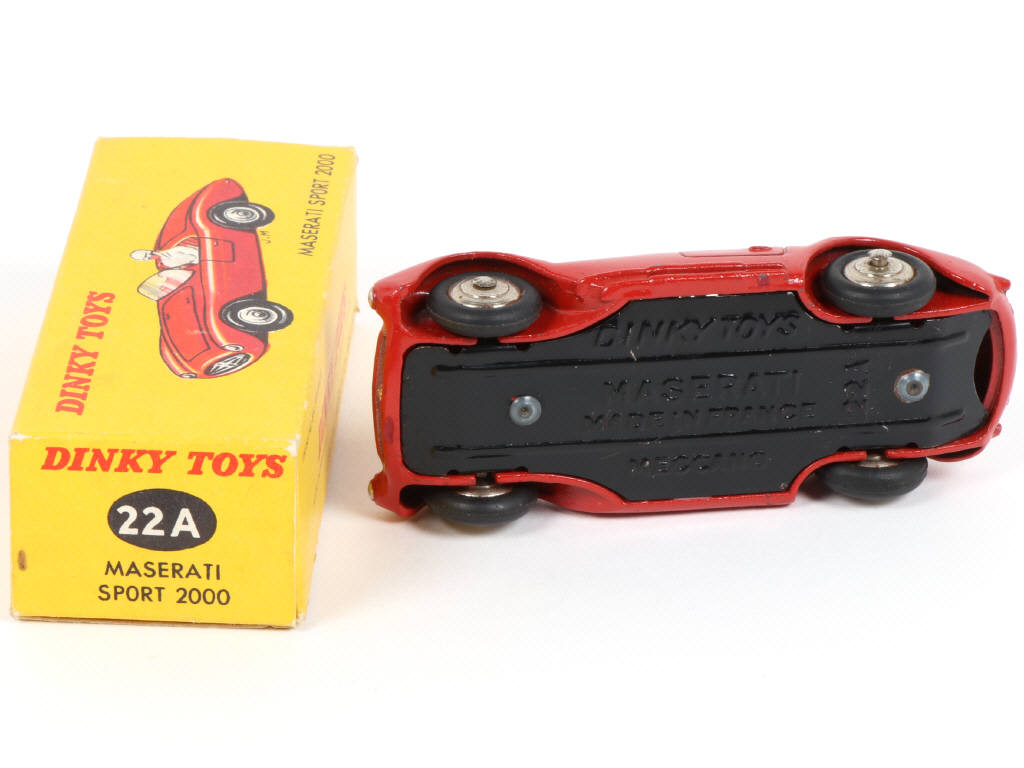Lot 253 - DINKY TOYS (FRANCE) (1)