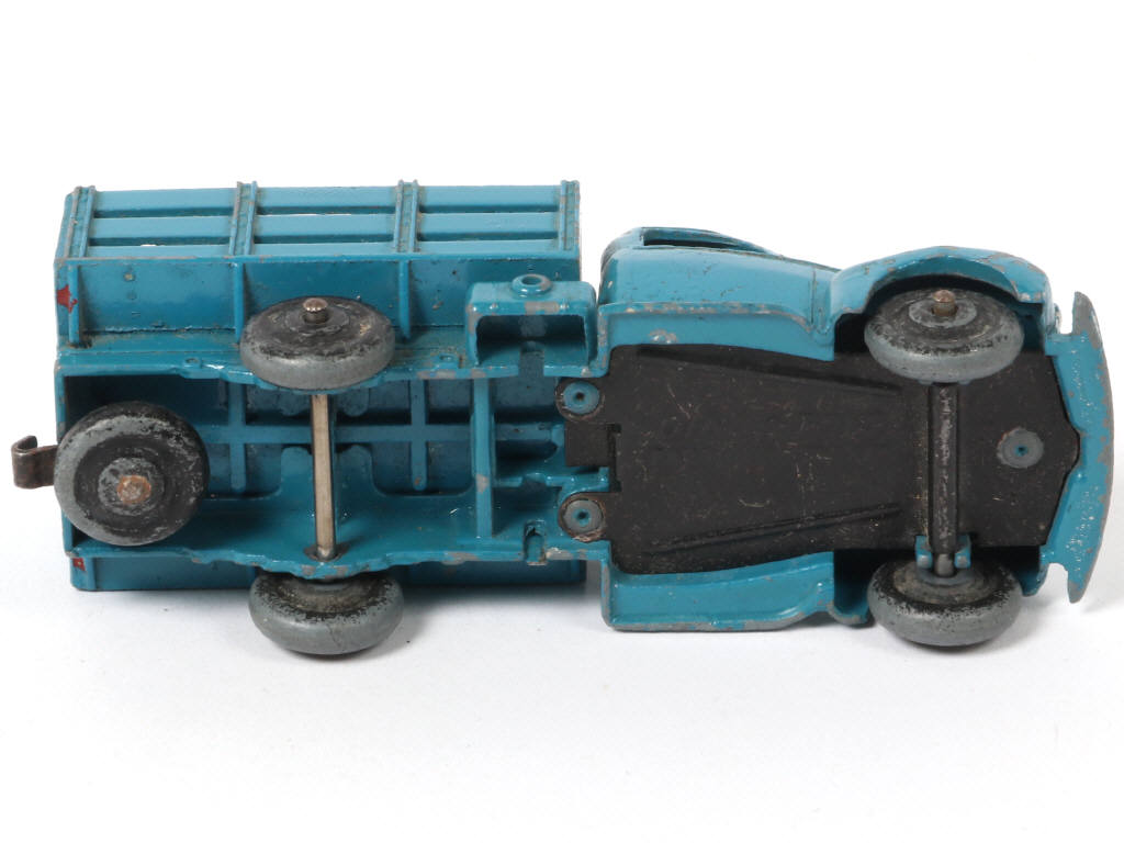 Lot 308 - DINKY TOYS (FRANCE) (1)