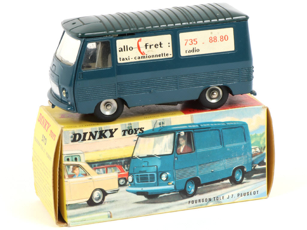Lot 329 - DINKY TOYS (FRANCE) (1)