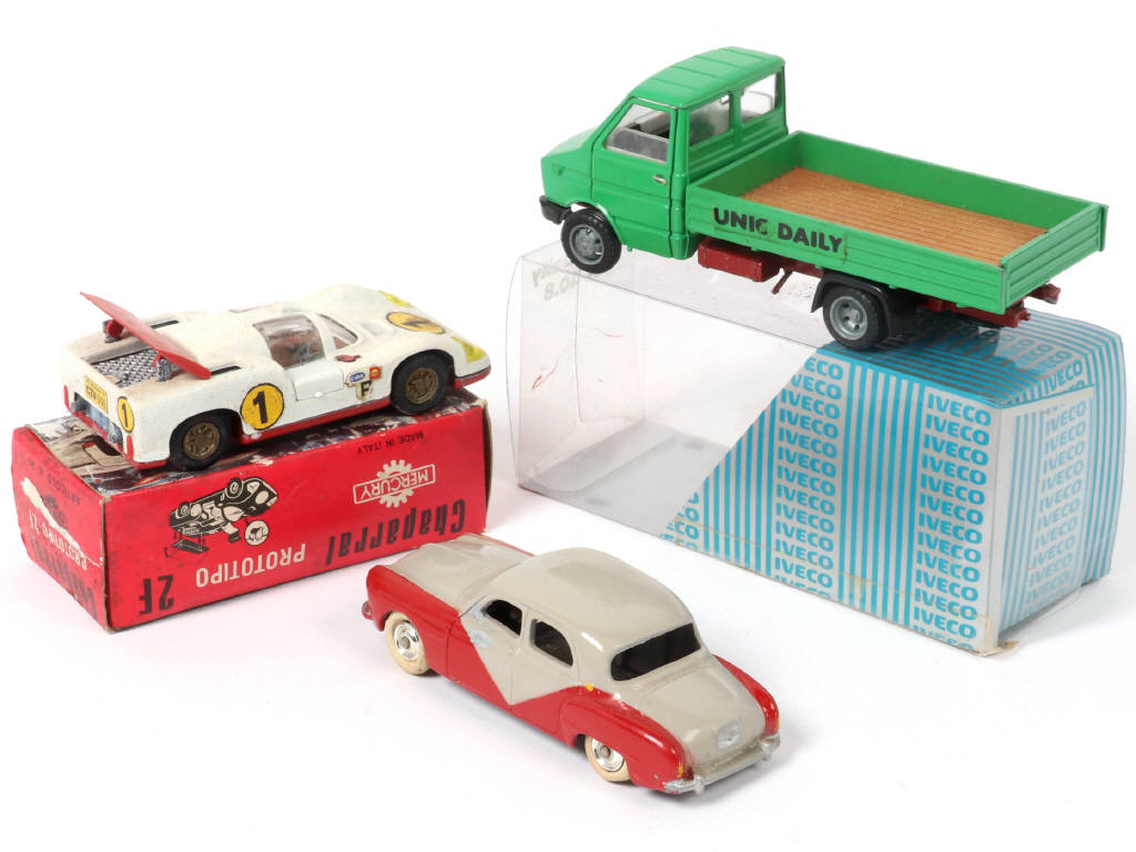 Lot 91 - DIVERS (3)