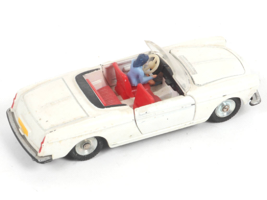 Lot 398 - DINKY TOYS (FRANCE) (1)