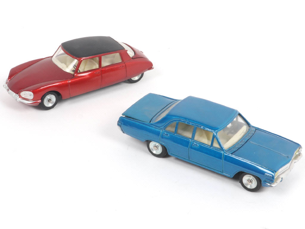 Lot 407 - DINKY TOYS (FRANCE) (2)