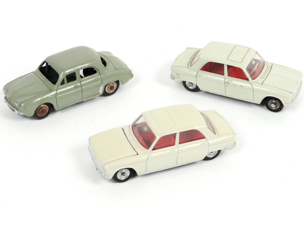 Lot 410 - DINKY TOYS (FRANCE) (3)