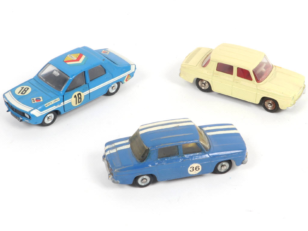 Lot 411 - DINKY TOYS (FRANCE) (3)