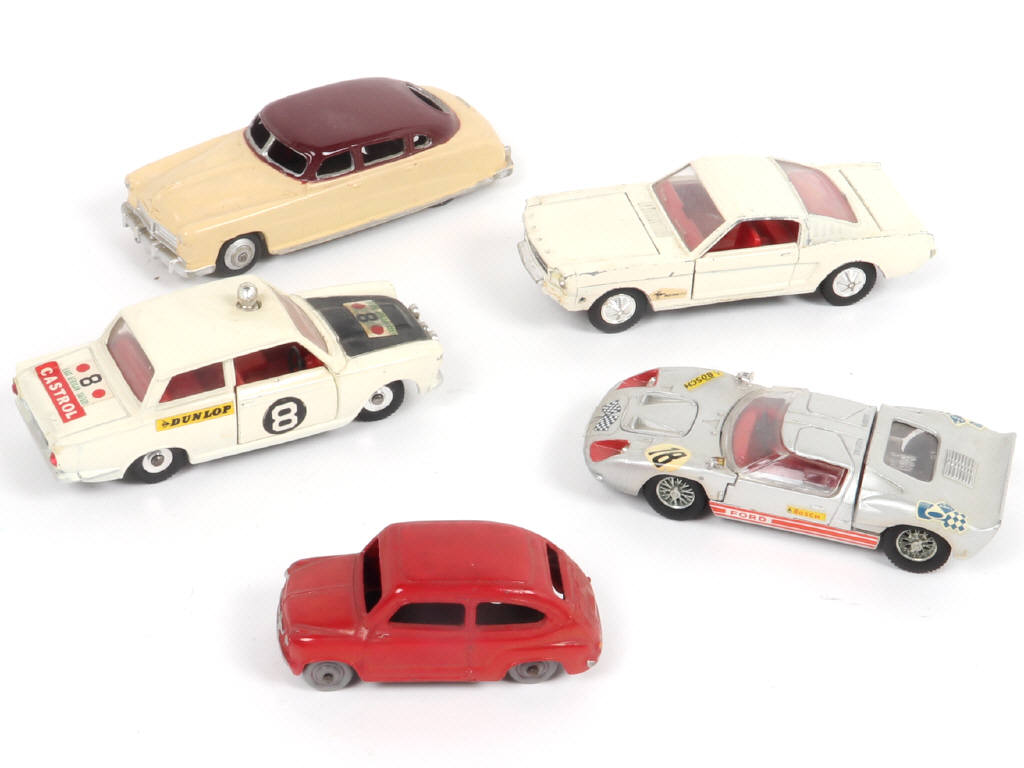 Lot 420 - DINKY TOYS (FRANCE) (5)