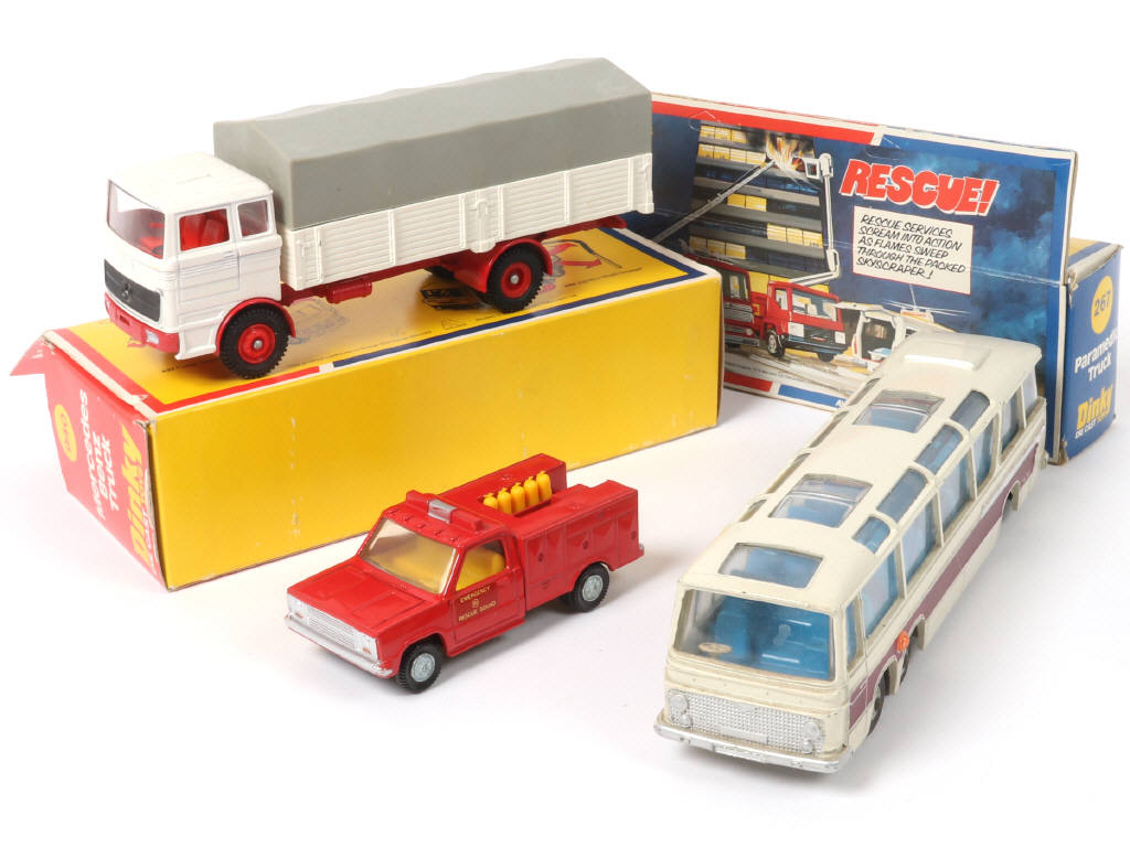 Lot 369 - DINKY TOYS (GB) (3)