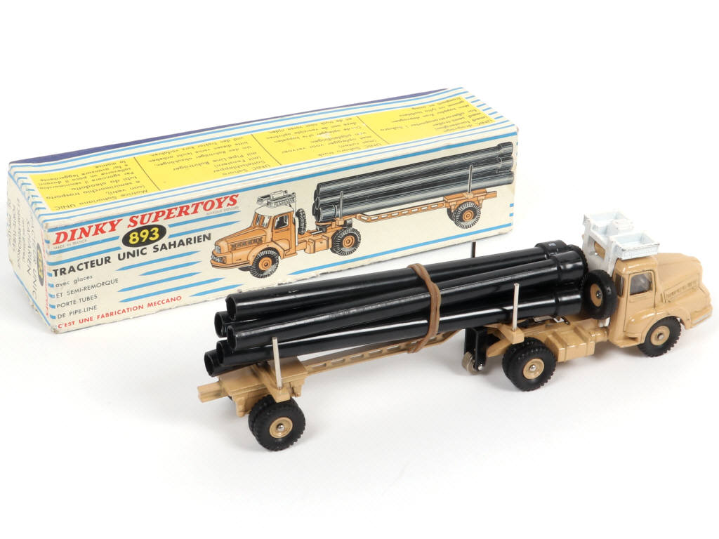 Lot 402 - DINKY TOYS (FRANCE) (1)