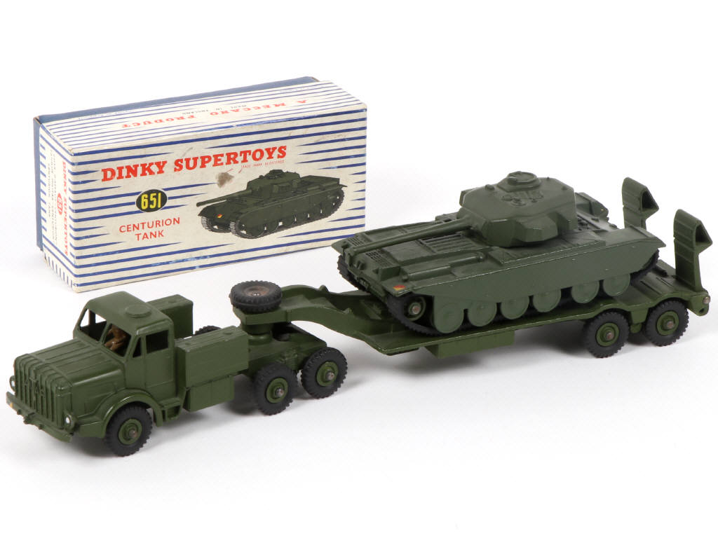 Lot 337 - DINKY TOYS (GB) (1)