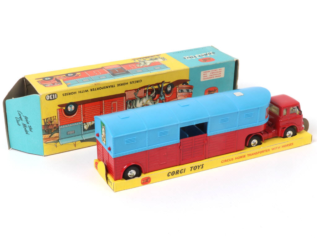 Lot 217 - CORGI TOYS (GB) (1)