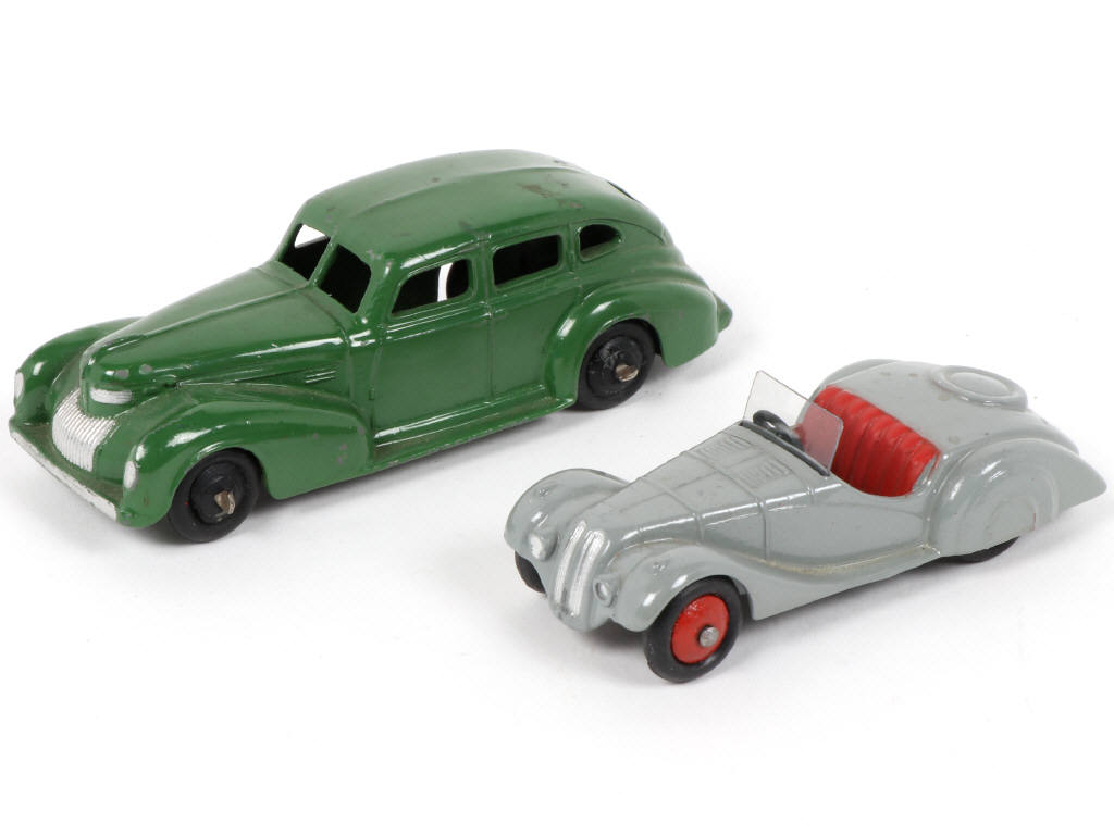 Lot 340 - DINKY TOYS (GB) (2)