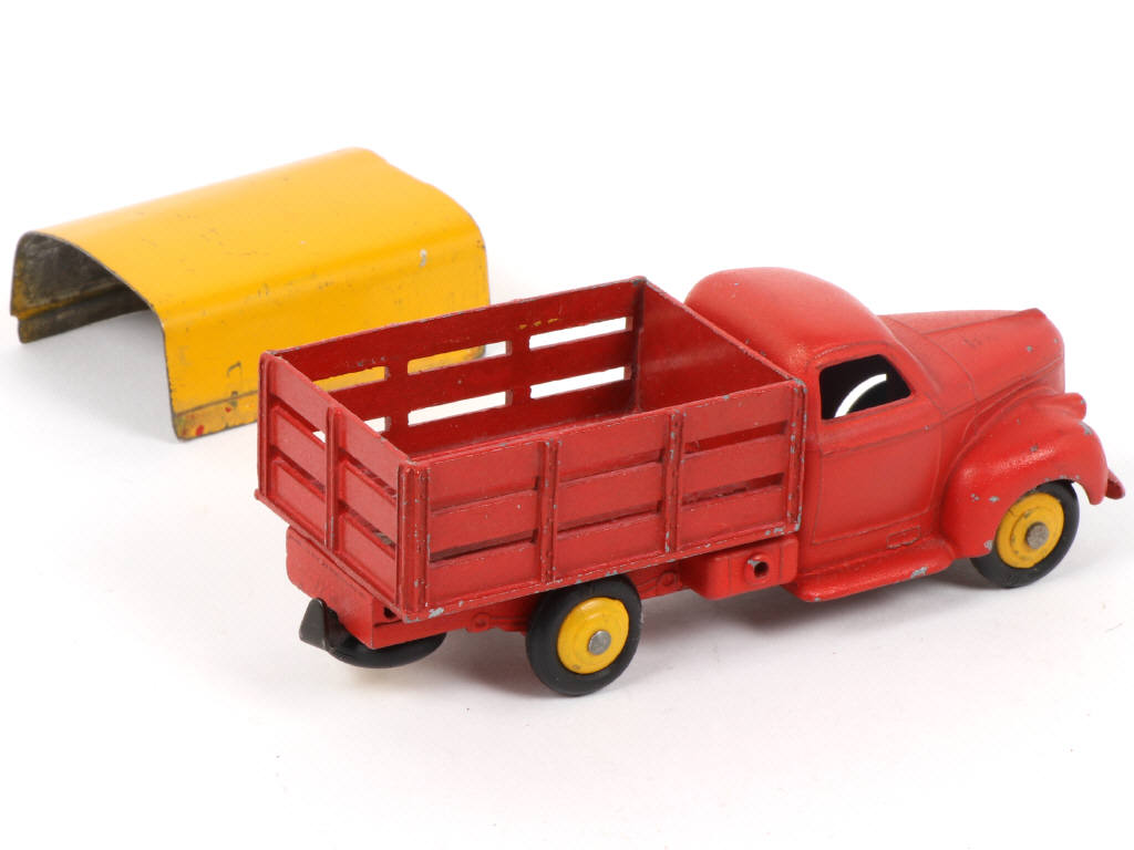 Lot 399 - DINKY TOYS (FRANCE) (1)