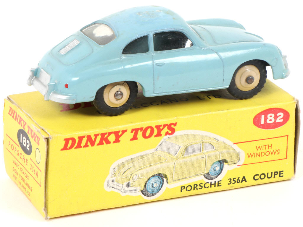 Lot 335 - DINKY TOYS (GB) (1)