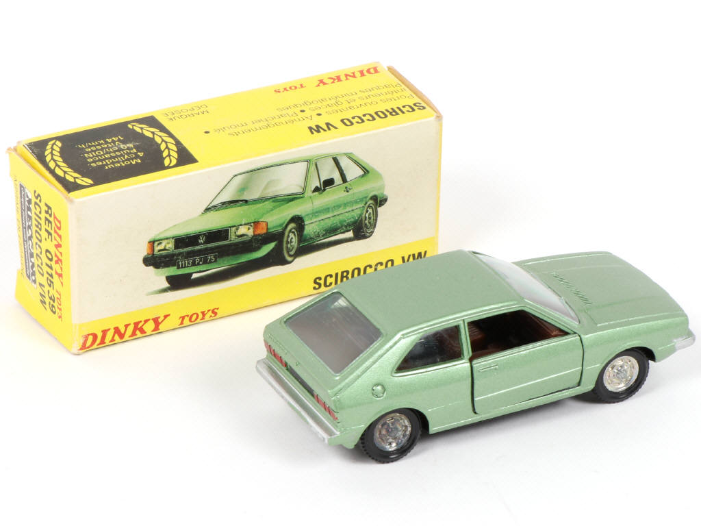 Lot 401 - DINKY TOYS (FRANCE) (1)