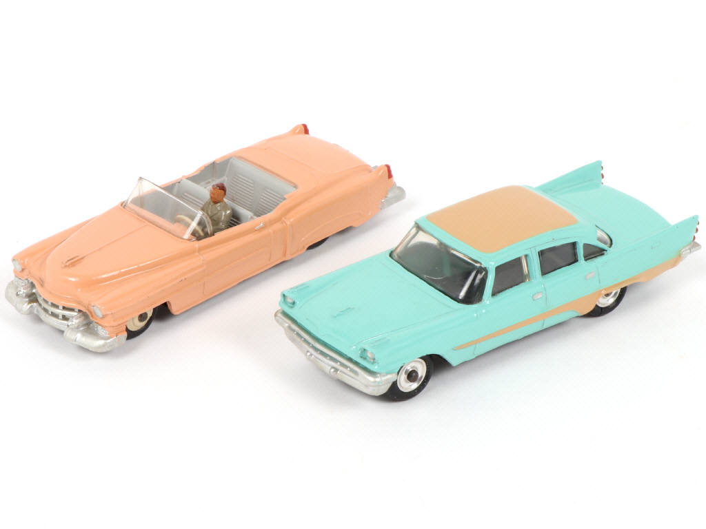 Lot 341 - DINKY TOYS (GB) (2)