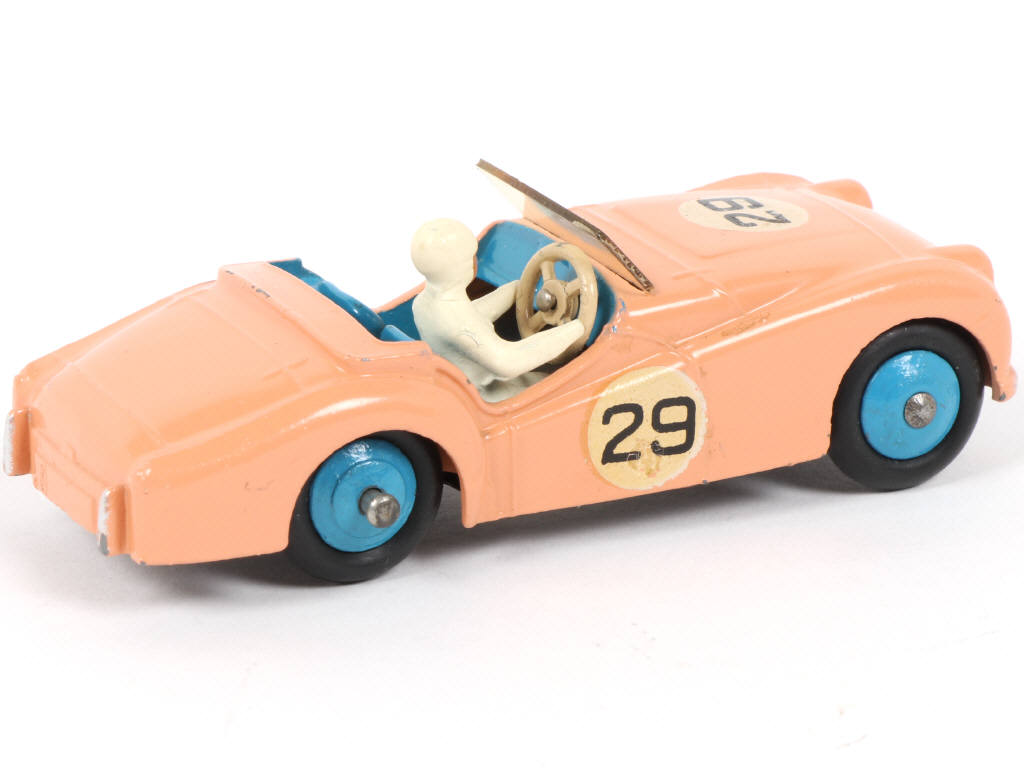 Lot 329 - DINKY TOYS (GB) (1)
