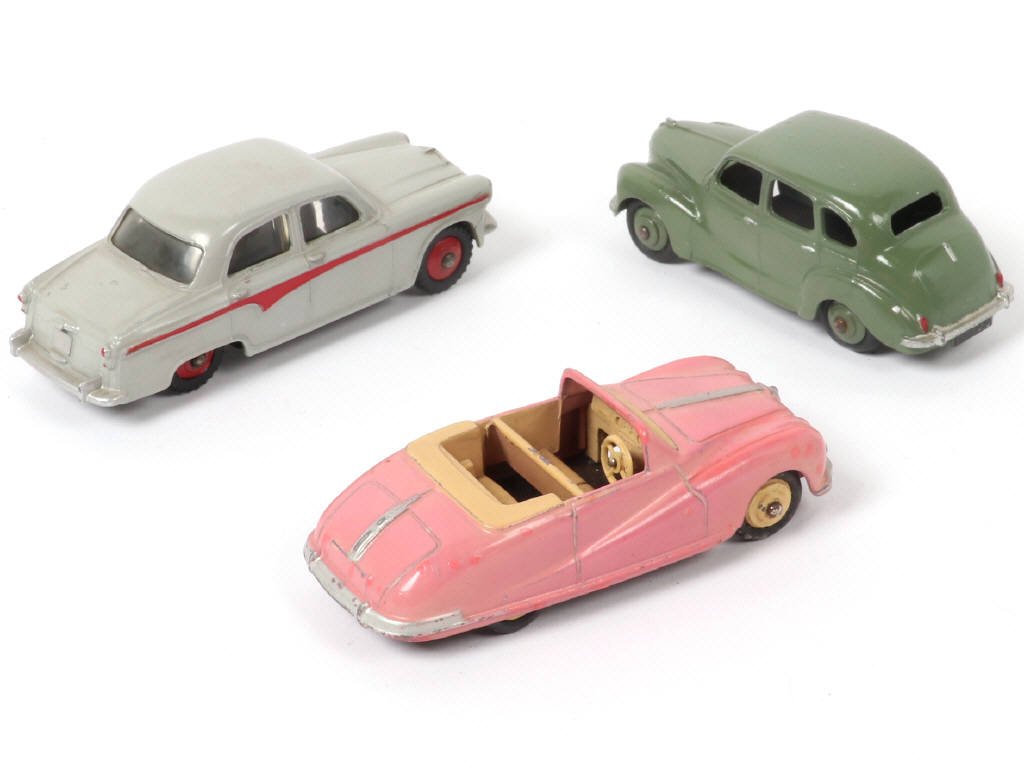 Lot 355 - DINKY TOYS (GB) (3)