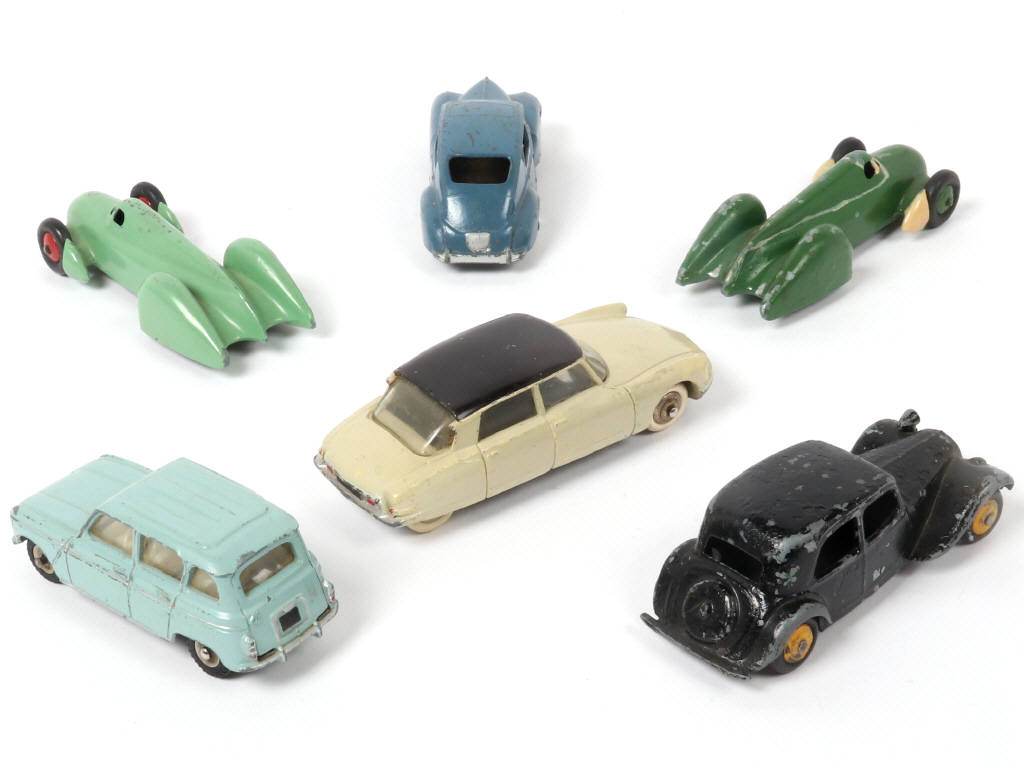 Lot 422 - DINKY TOYS (FRANCE) (6)