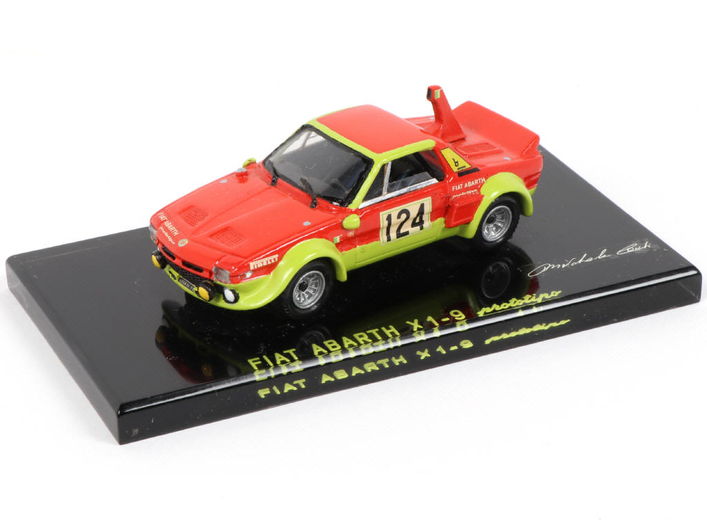 Lot 82 - DIVERS (1)